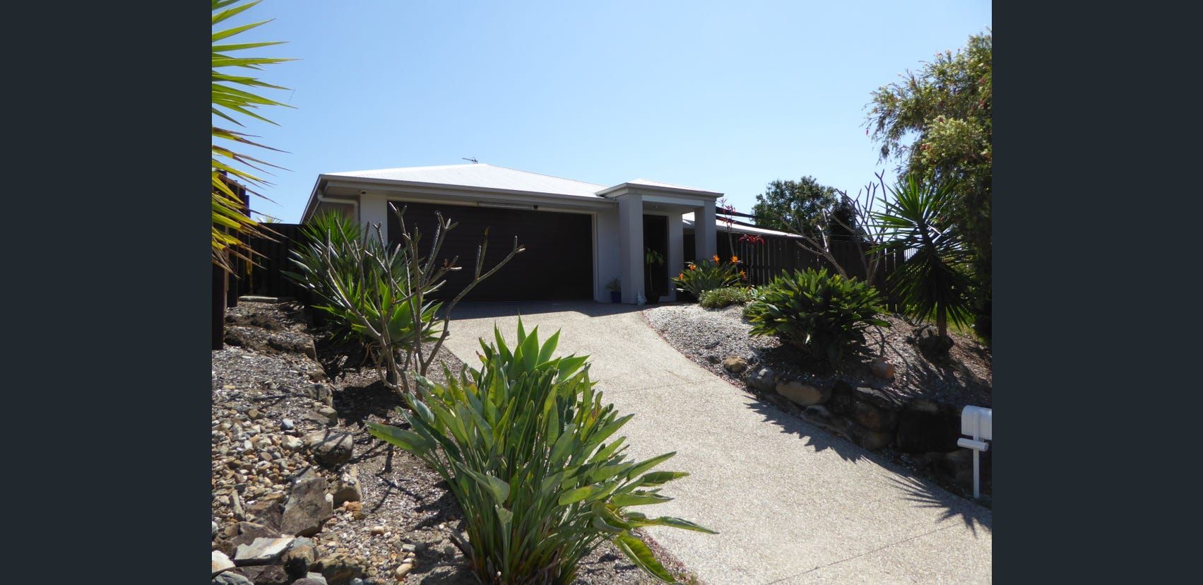 3 bedrooms House in Lawley Crescent PACIFIC PINES QLD, 4211