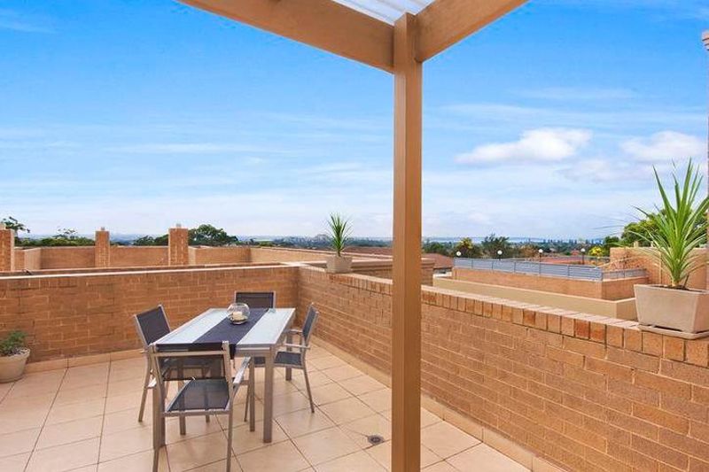 3 bedrooms Apartment / Unit / Flat in 32/26-30 Premier Street KOGARAH NSW, 2217