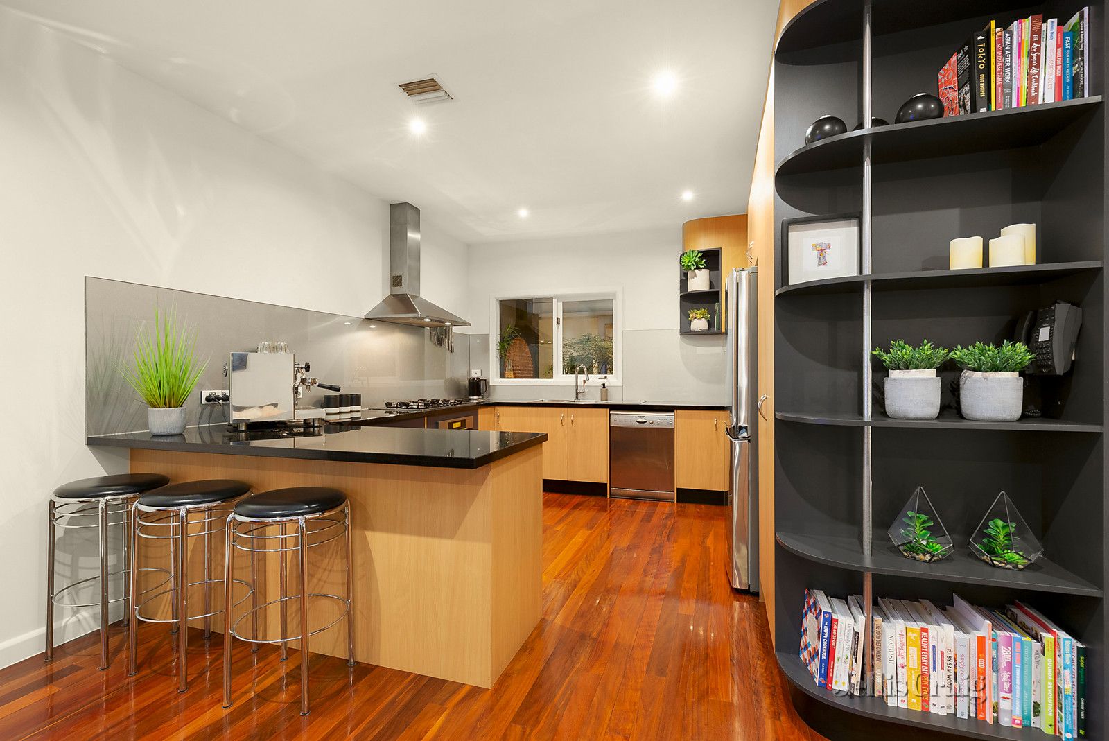 87 Bloomfield Road, Ascot Vale VIC 3032, Image 2
