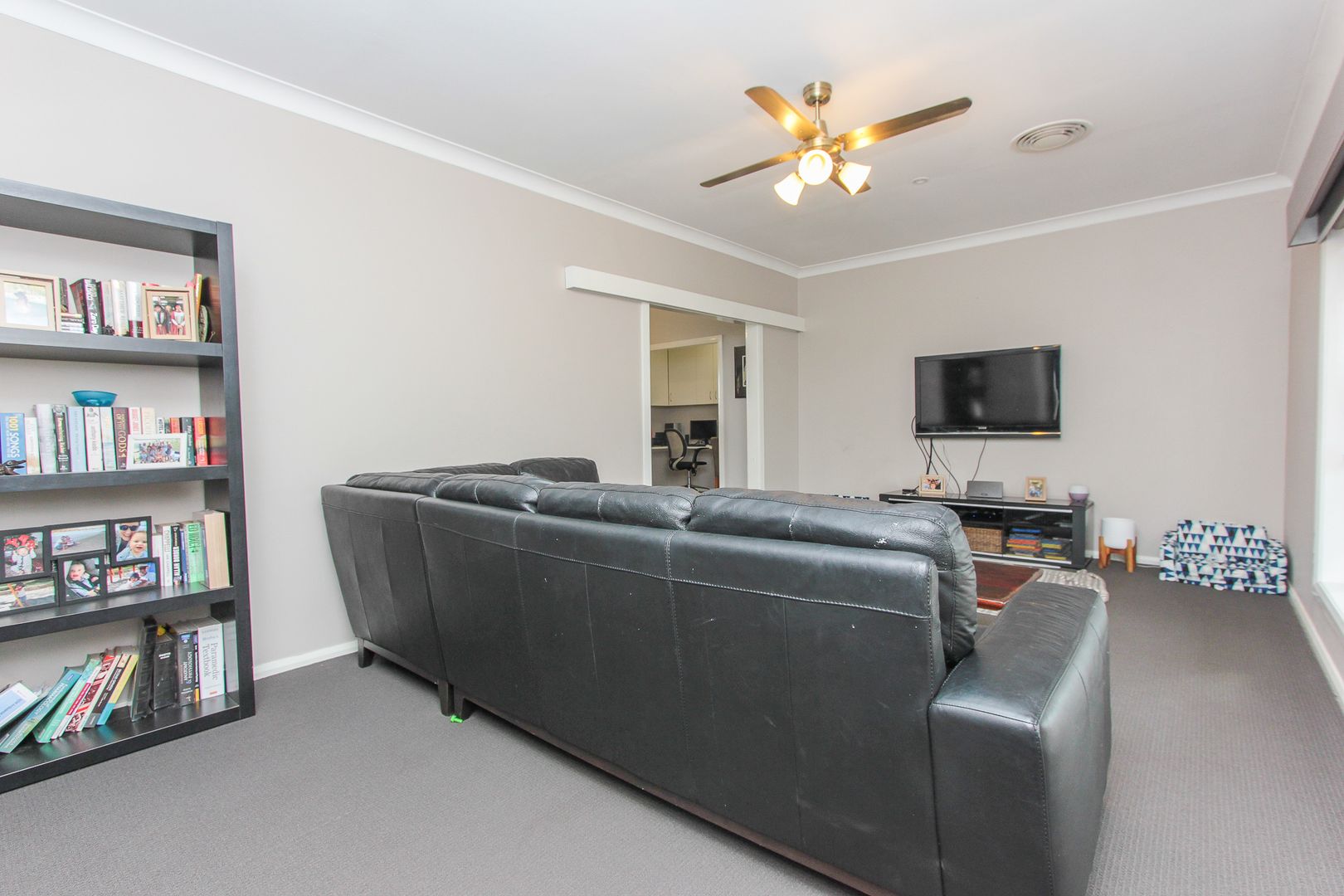 28 Hebden Street, Lockhart NSW 2656, Image 2