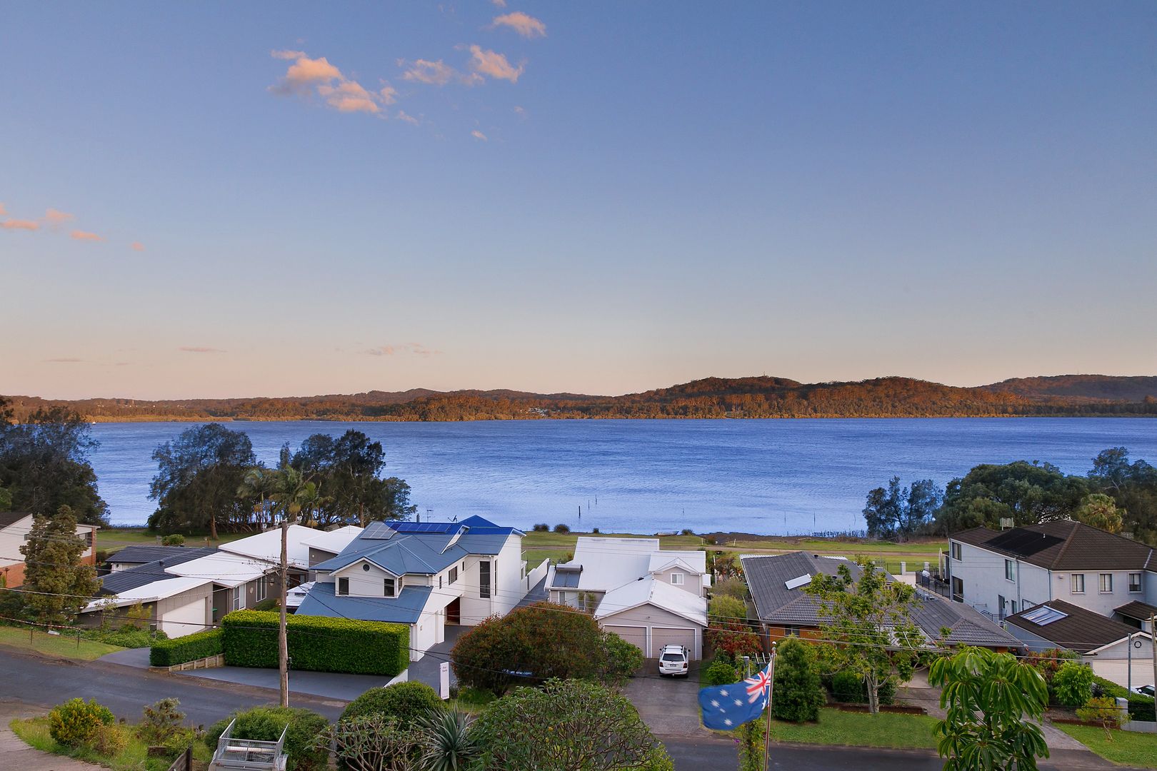 93 Broadwater Drive, Saratoga Property History & Address Research