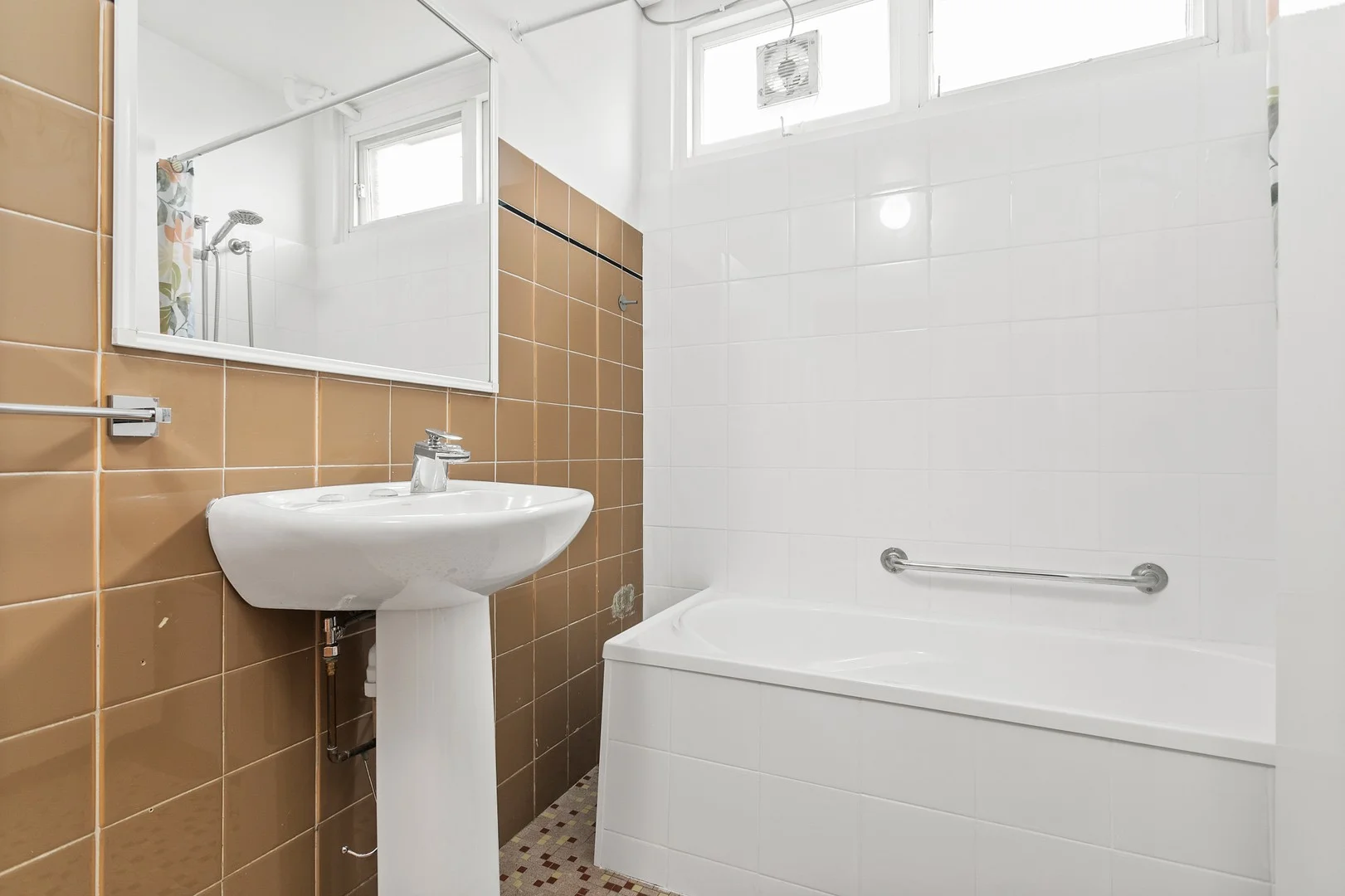 2/13 Mount Keira Rd, West Wollongong NSW 2500