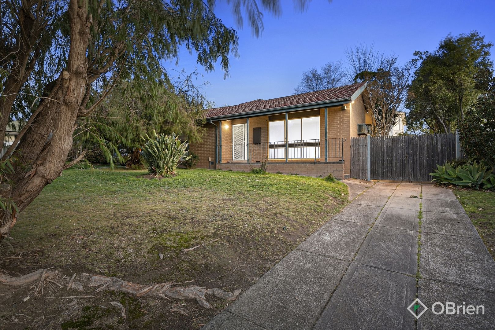 10 Scotsburn Way, Endeavour Hills Property History & Address Research