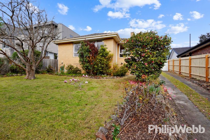 4 bedrooms House in 176 Junction Road NUNAWADING VIC, 3131
