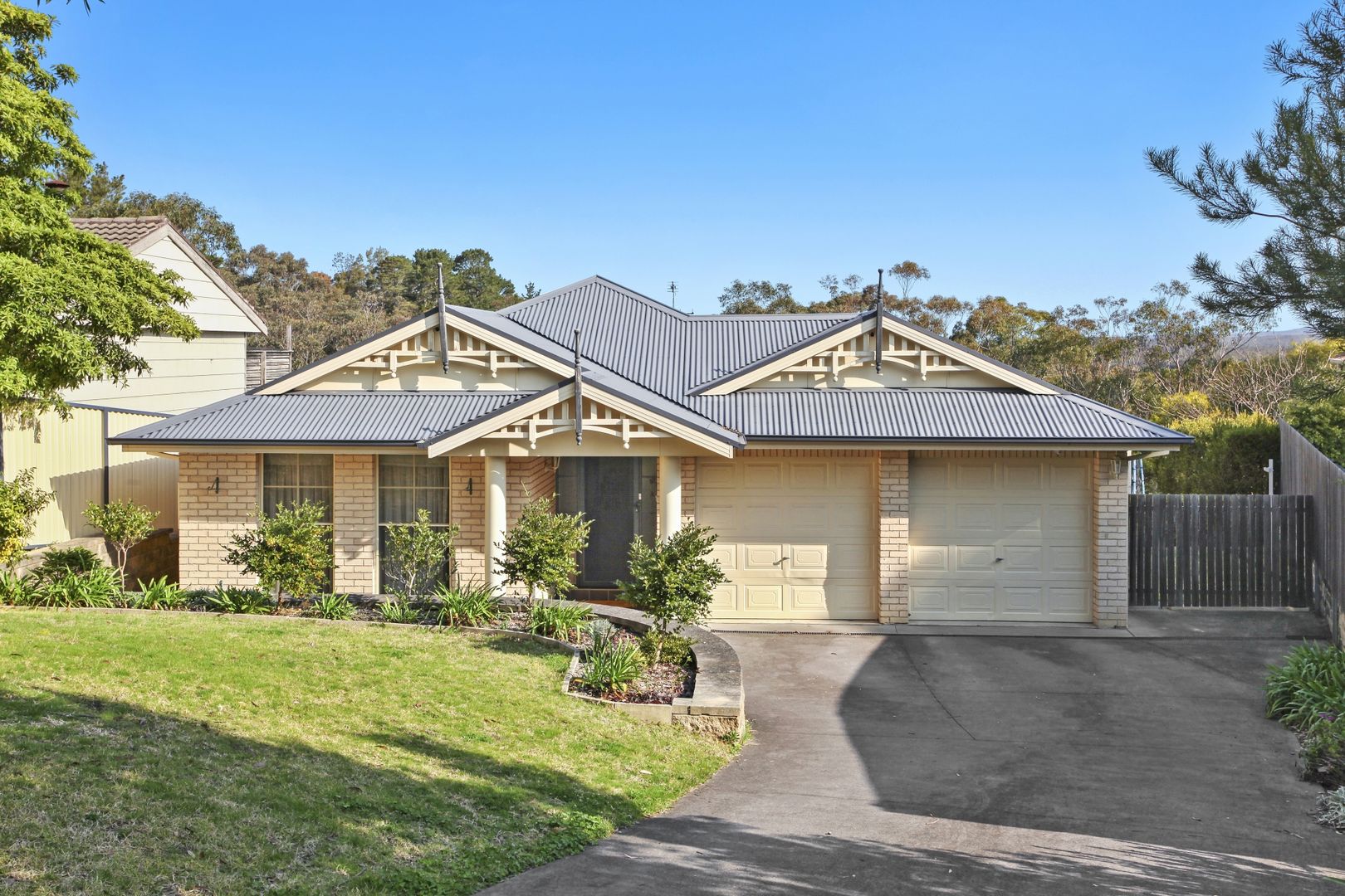 26 Railway Parade, Hazelbrook Property History & Address Research