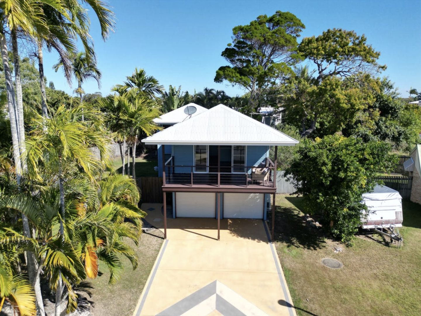 4 bedrooms House in 20 Grace Crescent SLADE POINT QLD, 4740