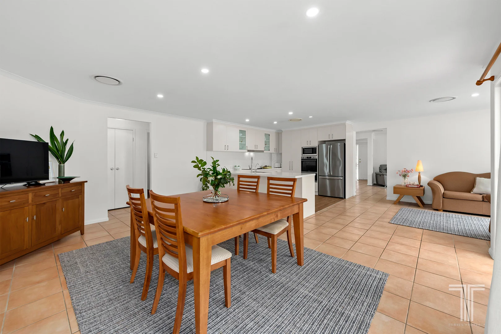 Additional image 6 of 6 Coventry Cct, Carindale QLD 4152