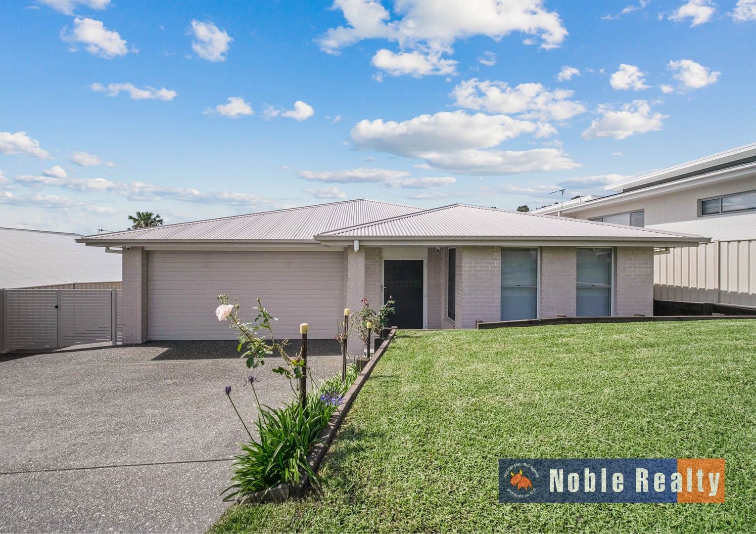 4 bedrooms House in 93 Wamara Crescent FORSTER NSW, 2428