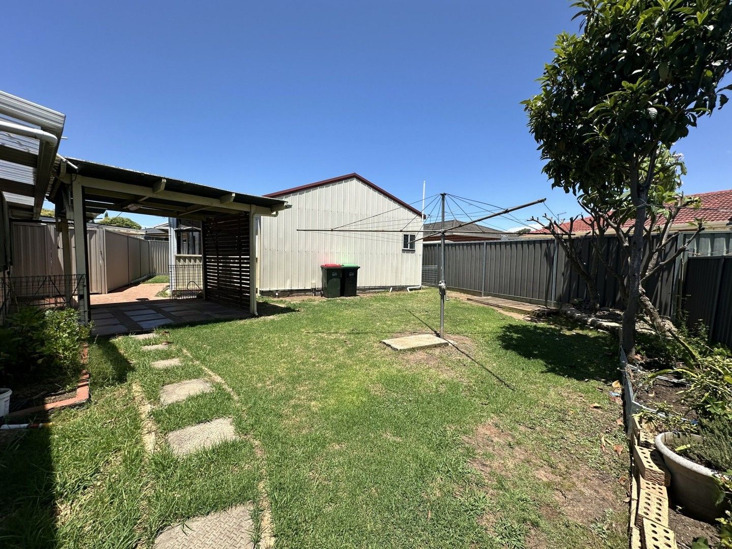 1 bedrooms House in 71a MUSGRAVE CRESCENT FAIRFIELD WEST NSW, 2165