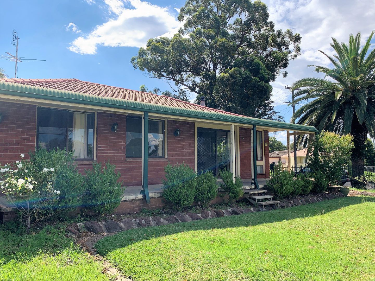 30 Pitcairn Avenue, Lethbridge Park Property History & Address