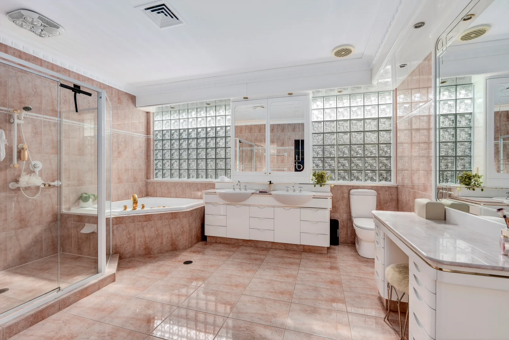 Additional image 16 of 23 San Simeon Drive, Clear Island Waters QLD 4226