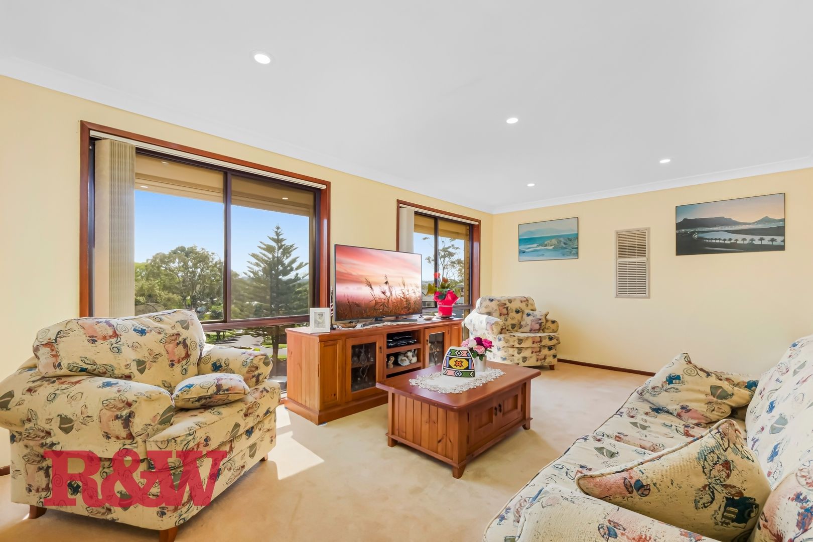 2 Oak Place, Bradbury NSW 2560, Image 1