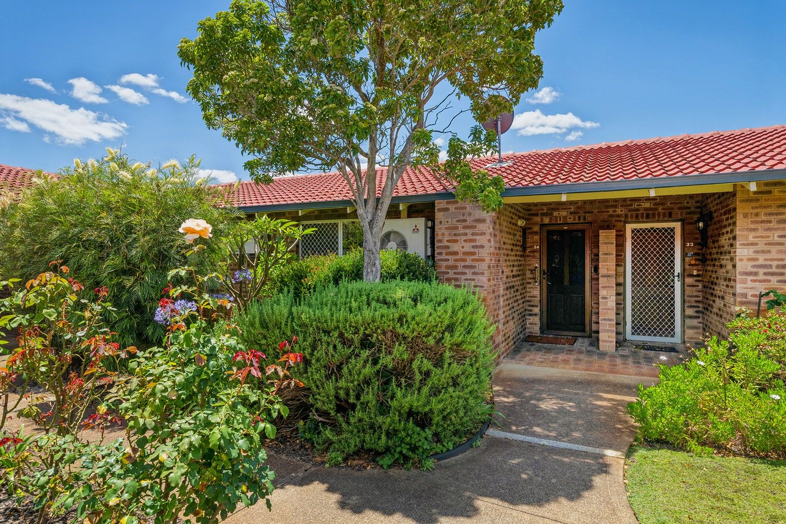 2 bedrooms Villa in 34/10 Houtmans Street SHELLEY WA, 6148