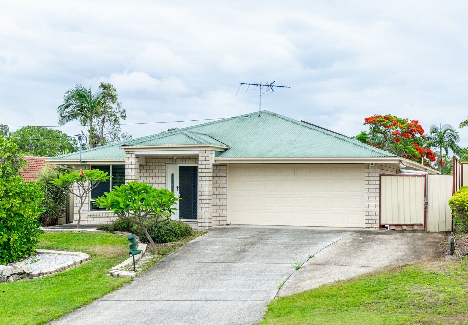 4 bedrooms House in 33 Cambridge Street BORONIA HEIGHTS QLD, 4124