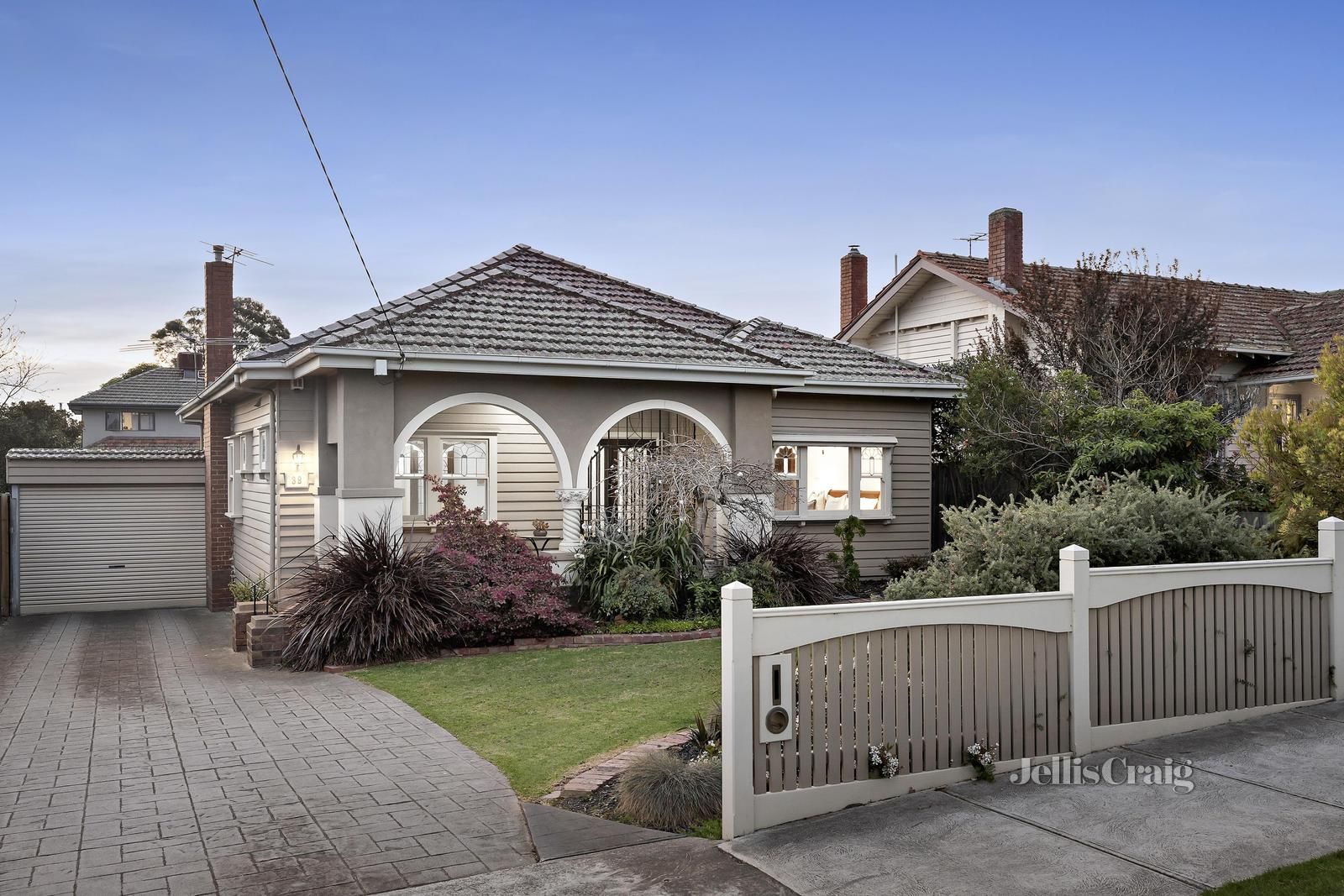 39 Carnarvon Road, Strathmore VIC 3041, Image 0