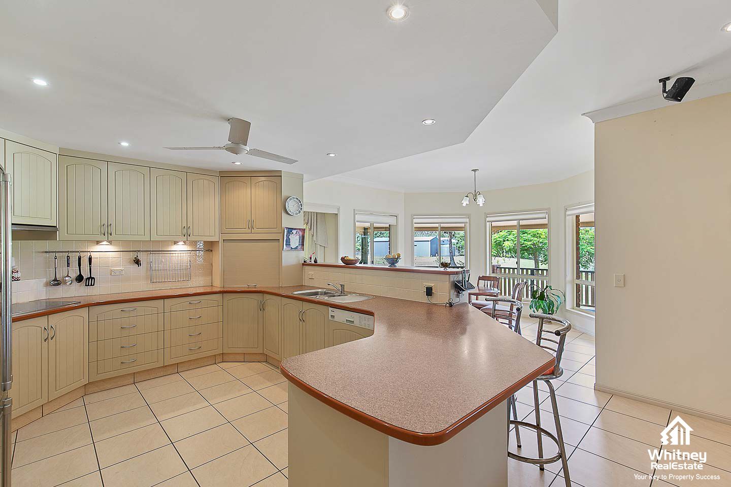 8 Caryota Court, Dundowran Beach QLD 4655, Image 2