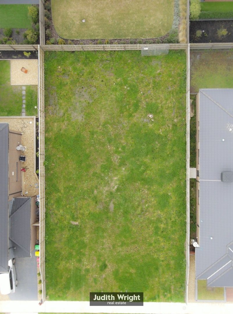 Vacant land in 5 Cinnamon Street, DROUIN VIC, 3818