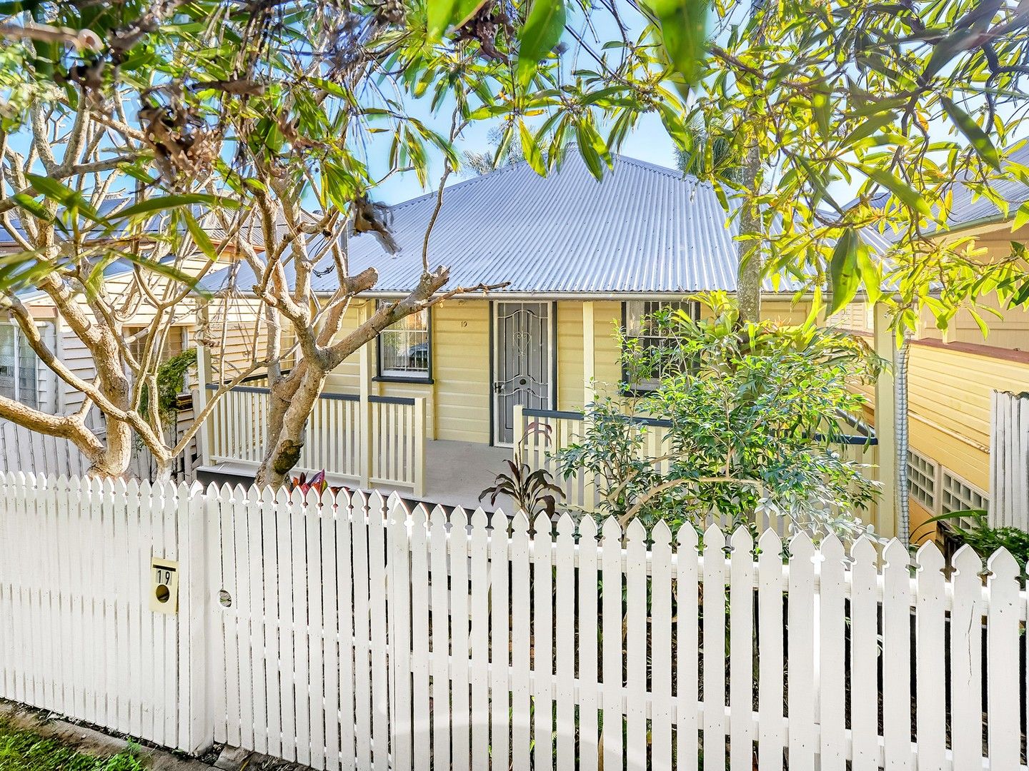 4 bedrooms House in 19 Longlands Street EAST BRISBANE QLD, 4169