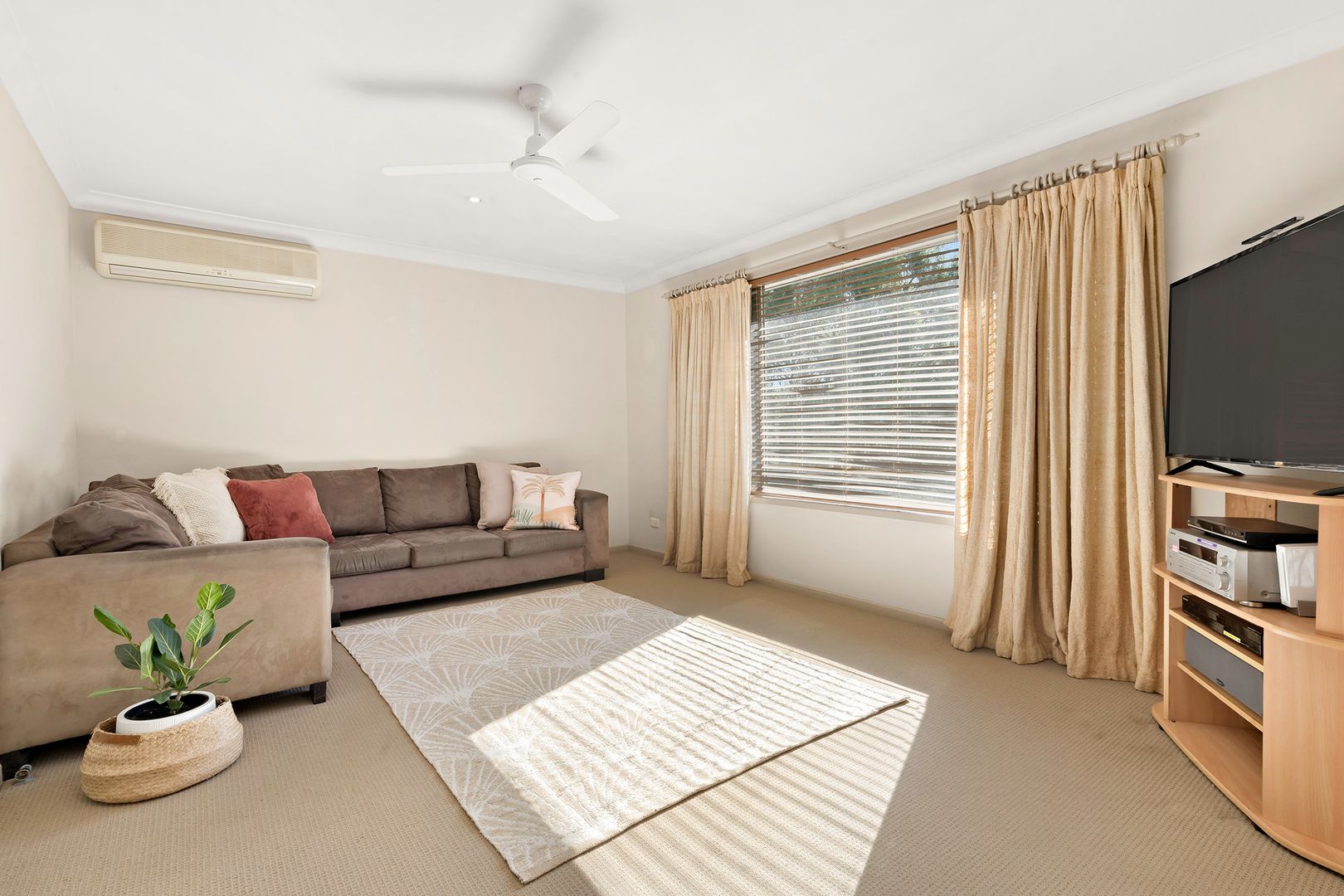 25 Kestrel Avenue, Mount Hutton NSW 2290, Image 2