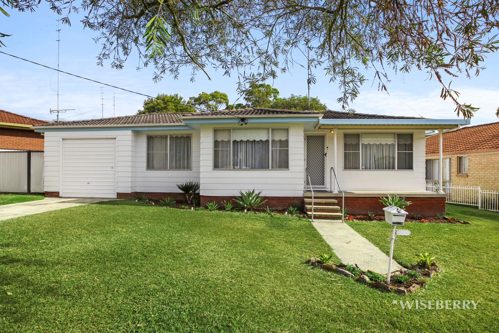 4 Resthaven Avenue, Charmhaven NSW 2263
