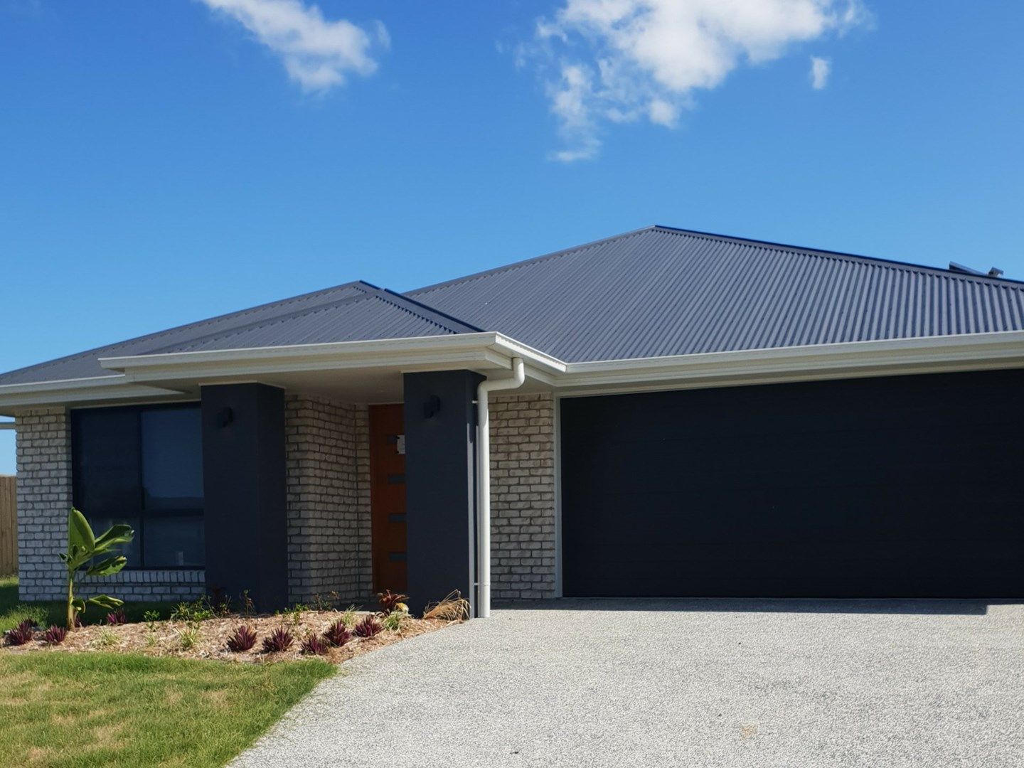4 bedrooms House in 102 Meadowview Drive MORAYFIELD QLD, 4506
