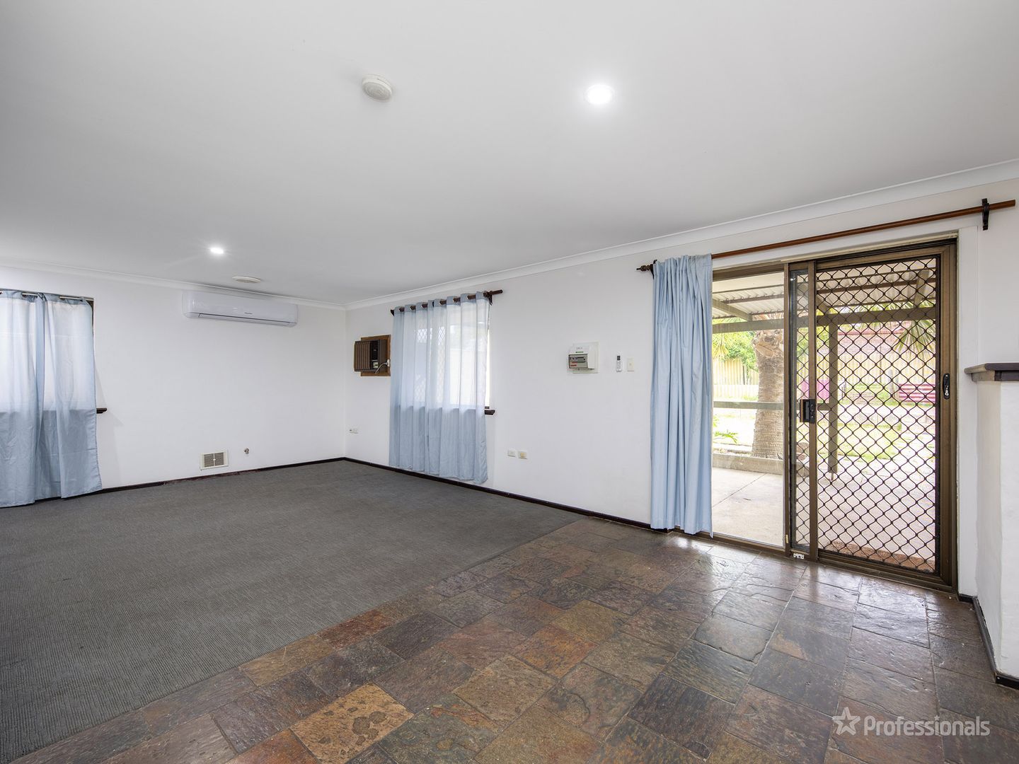 92 Blackadder Road, Swan View WA 6056, Image 2