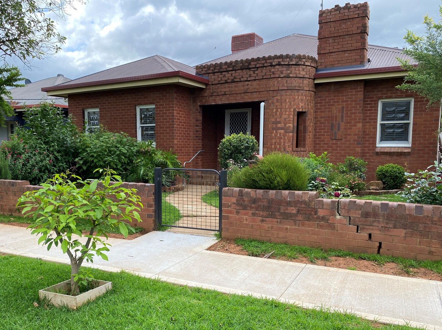 3 bedrooms House in 2 Rose Street PARKES NSW, 2870