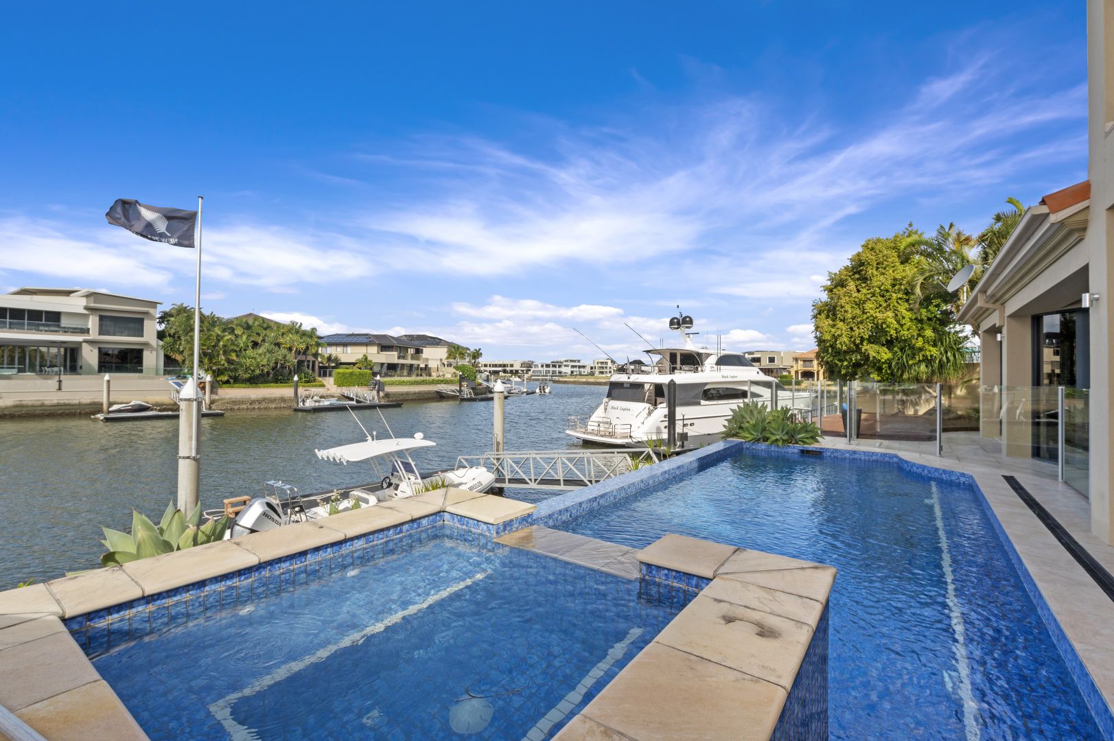 75 The Sovereign Mile, Sovereign Islands QLD 4216, Image 2
