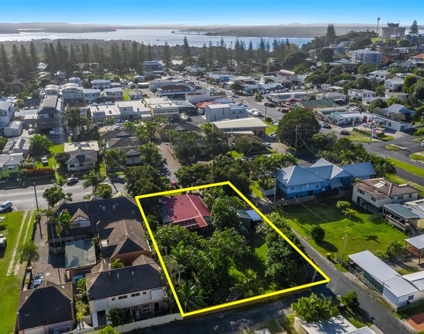 14 Beach Street, Yamba NSW 2464