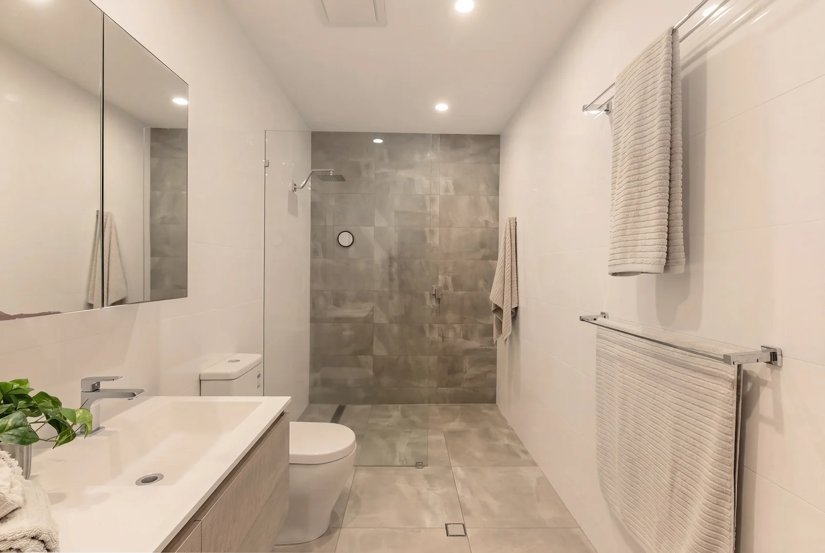 Additional image 24 of 49 Kingfisher Crescent, Burleigh Waters QLD 4220