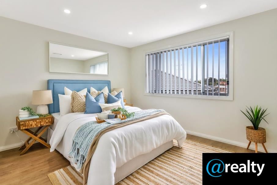 3 bedrooms Townhouse in 9 Sawle Glade MARSDEN PARK NSW, 2765