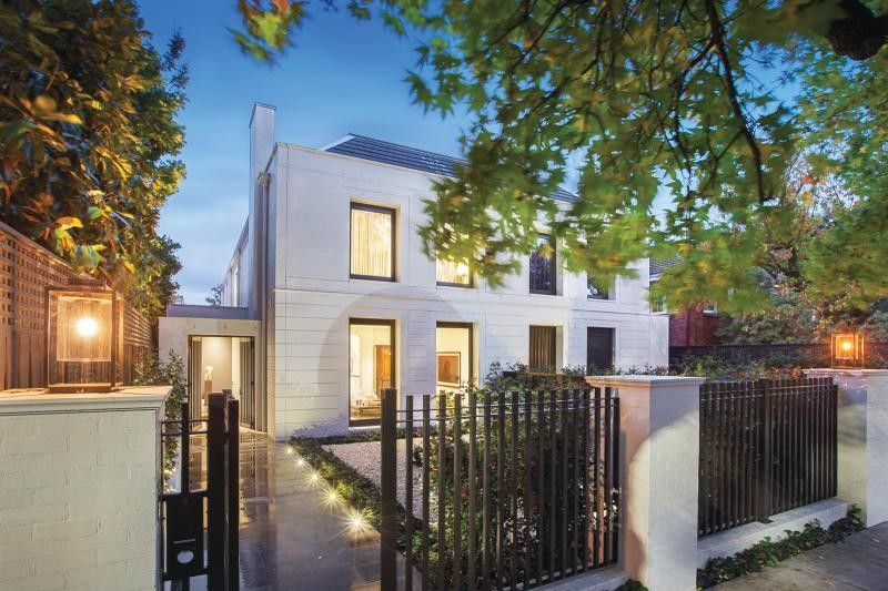 9 Lisbuoy Court, Toorak VIC 3142, Image 0