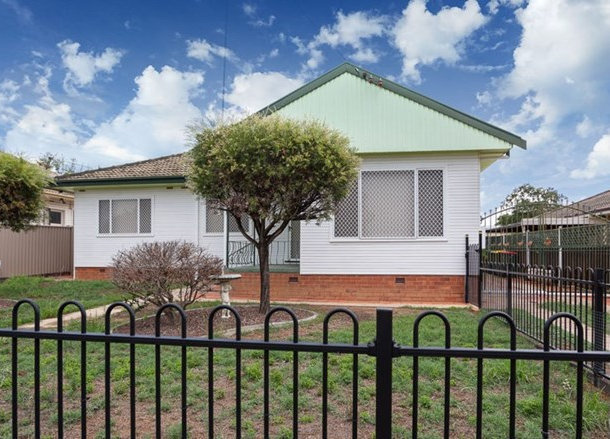 58 Oak Street, South Tamworth NSW 2340