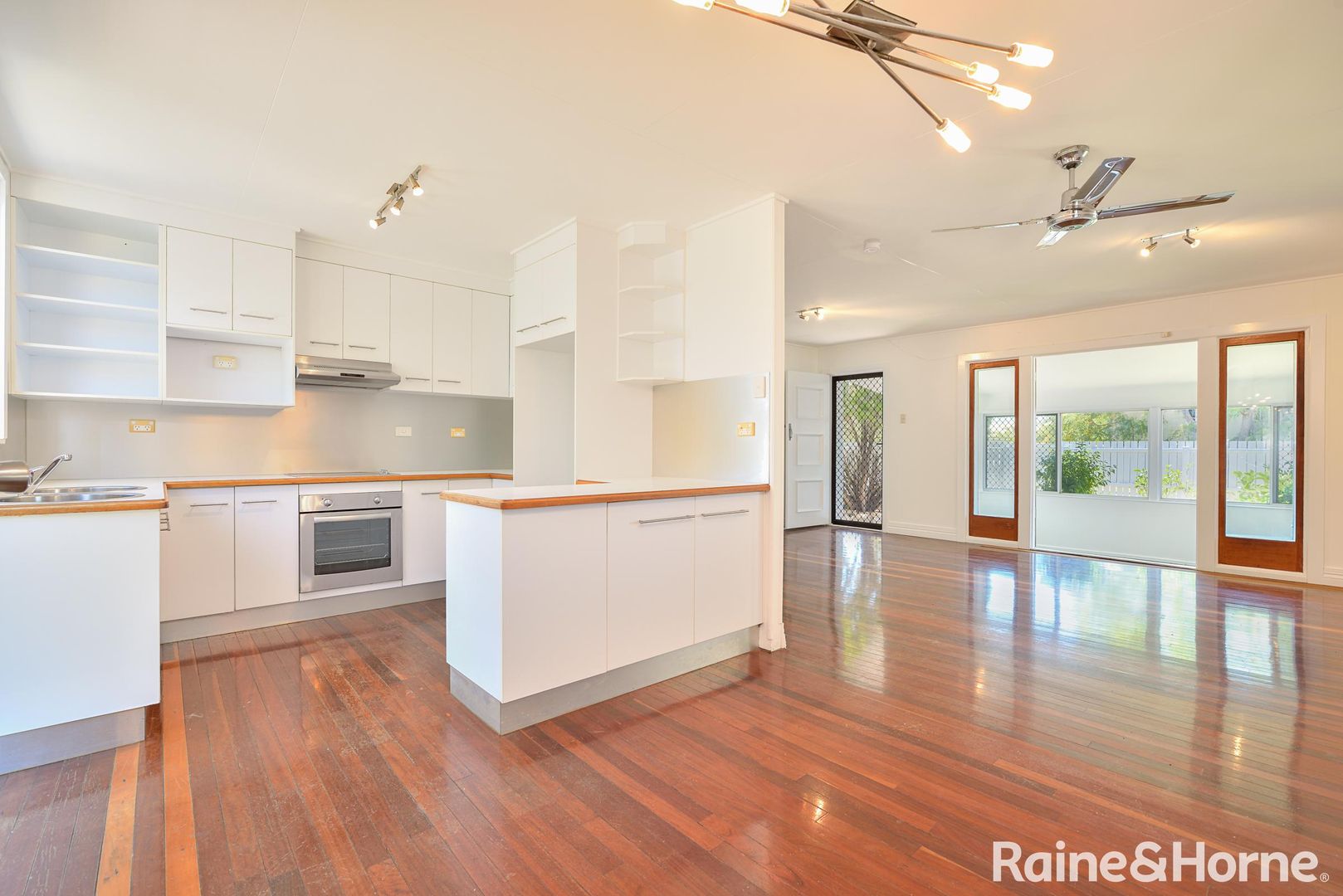 11 Short Street, South Gladstone QLD 4680, Image 1