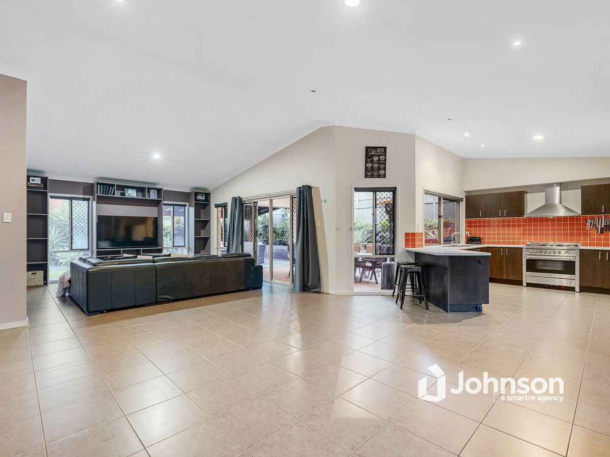 6 Uluru Place, Forest Lake QLD 4078, Image 1