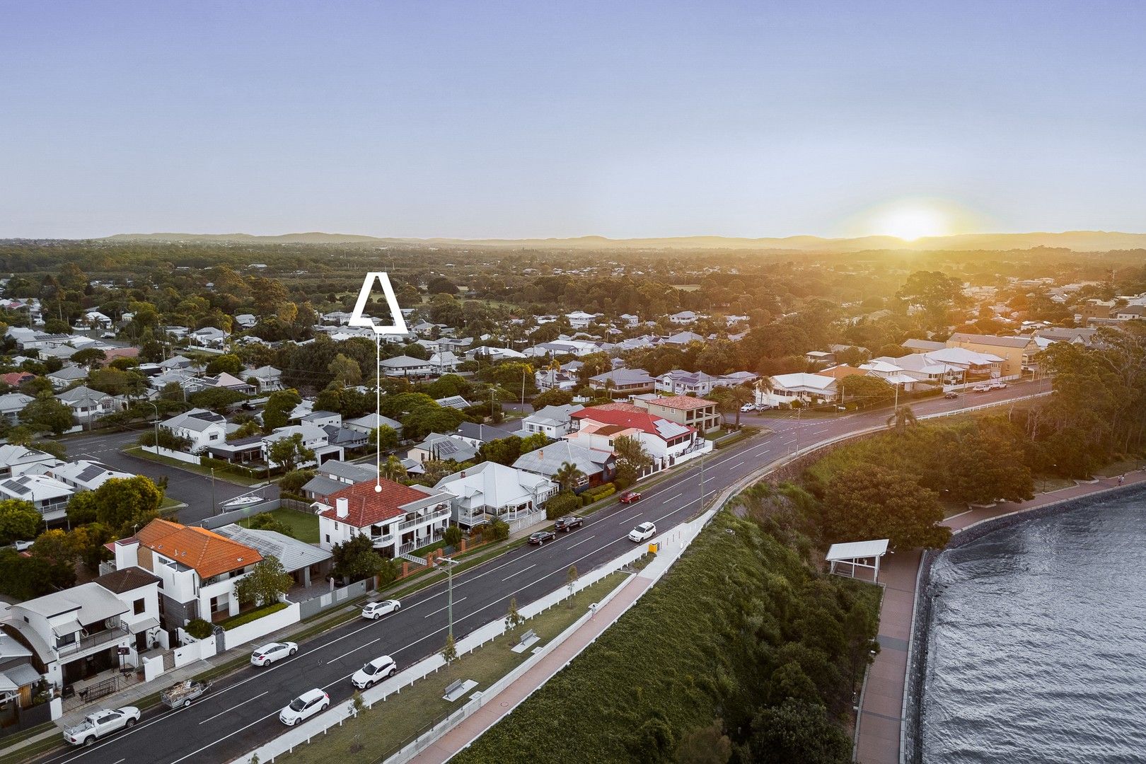 5 bedrooms House in 20 Eagle Terrace SHORNCLIFFE QLD, 4017