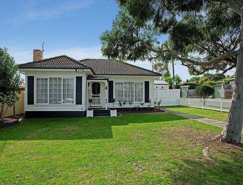 3 bedrooms House in 8 Francis Street OAK PARK VIC, 3046