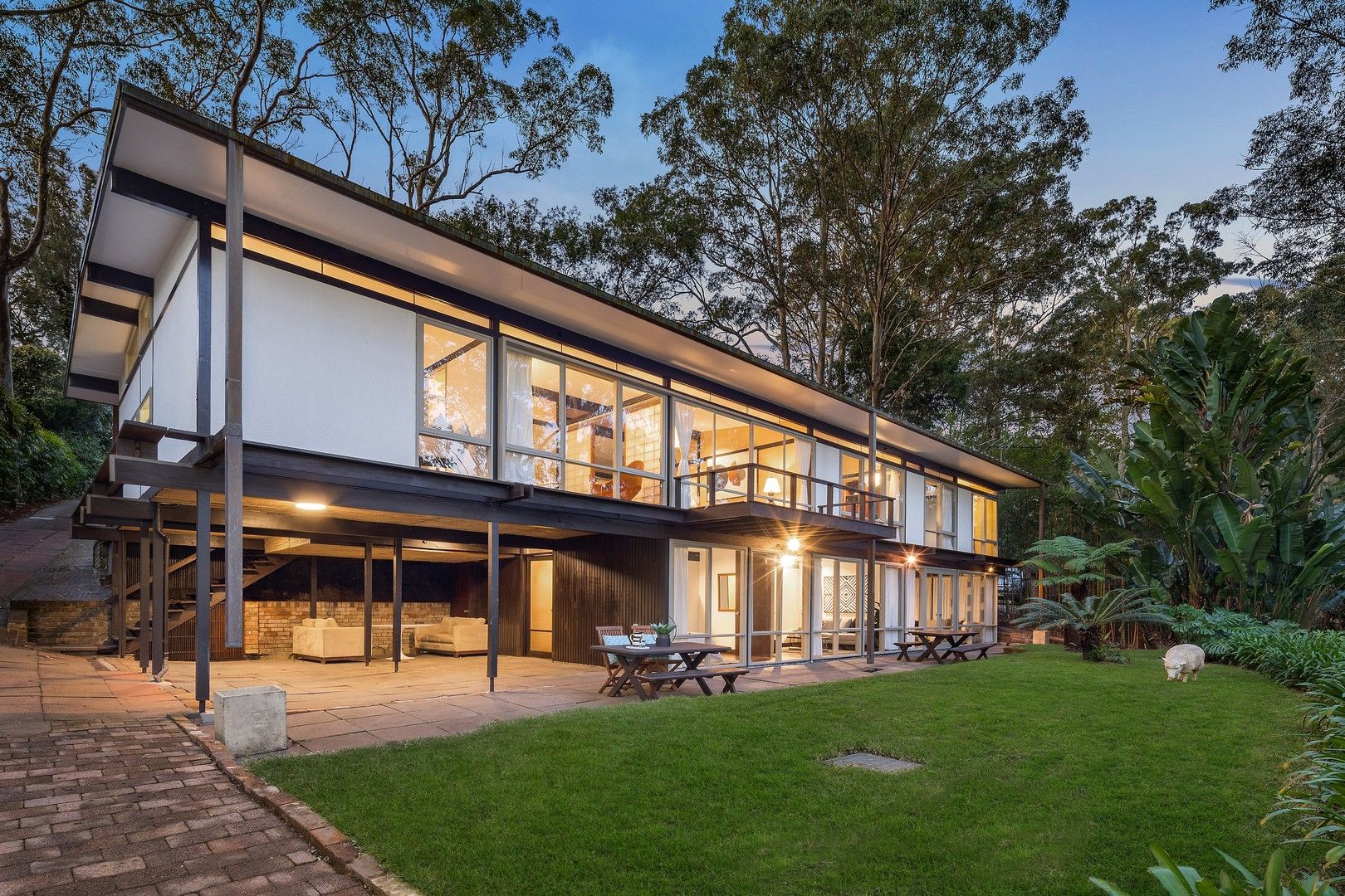 5 bedrooms House in 58 Fox Valley Road WAHROONGA NSW, 2076