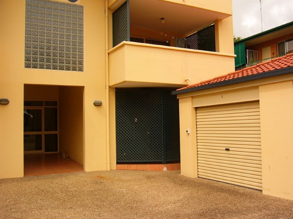 2 bedrooms Apartment / Unit / Flat in 2/92 Junction Road CLAYFIELD QLD, 4011