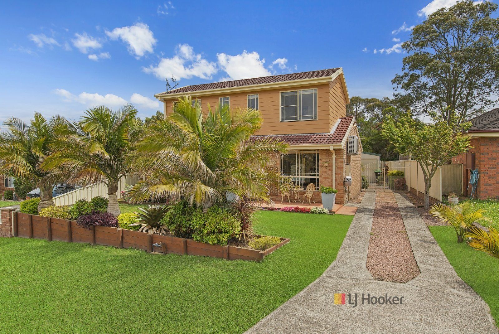 4 bedrooms House in 21 Barragoola Road BLUE HAVEN NSW, 2262