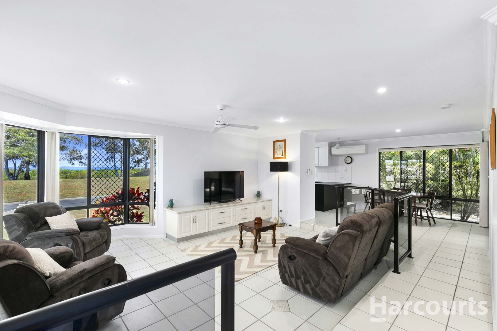 7 Foreshore Drive, Urangan QLD 4655, Image 2