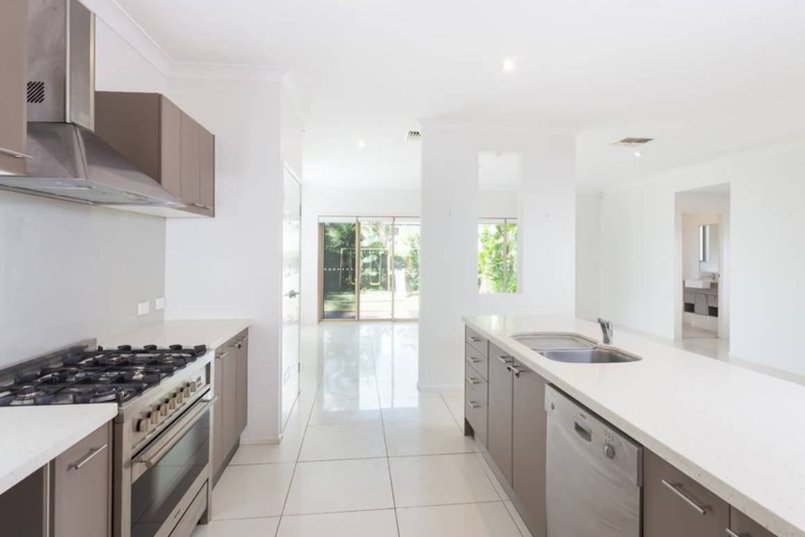 82 Borden Street Sherwood 4075 - Image 3