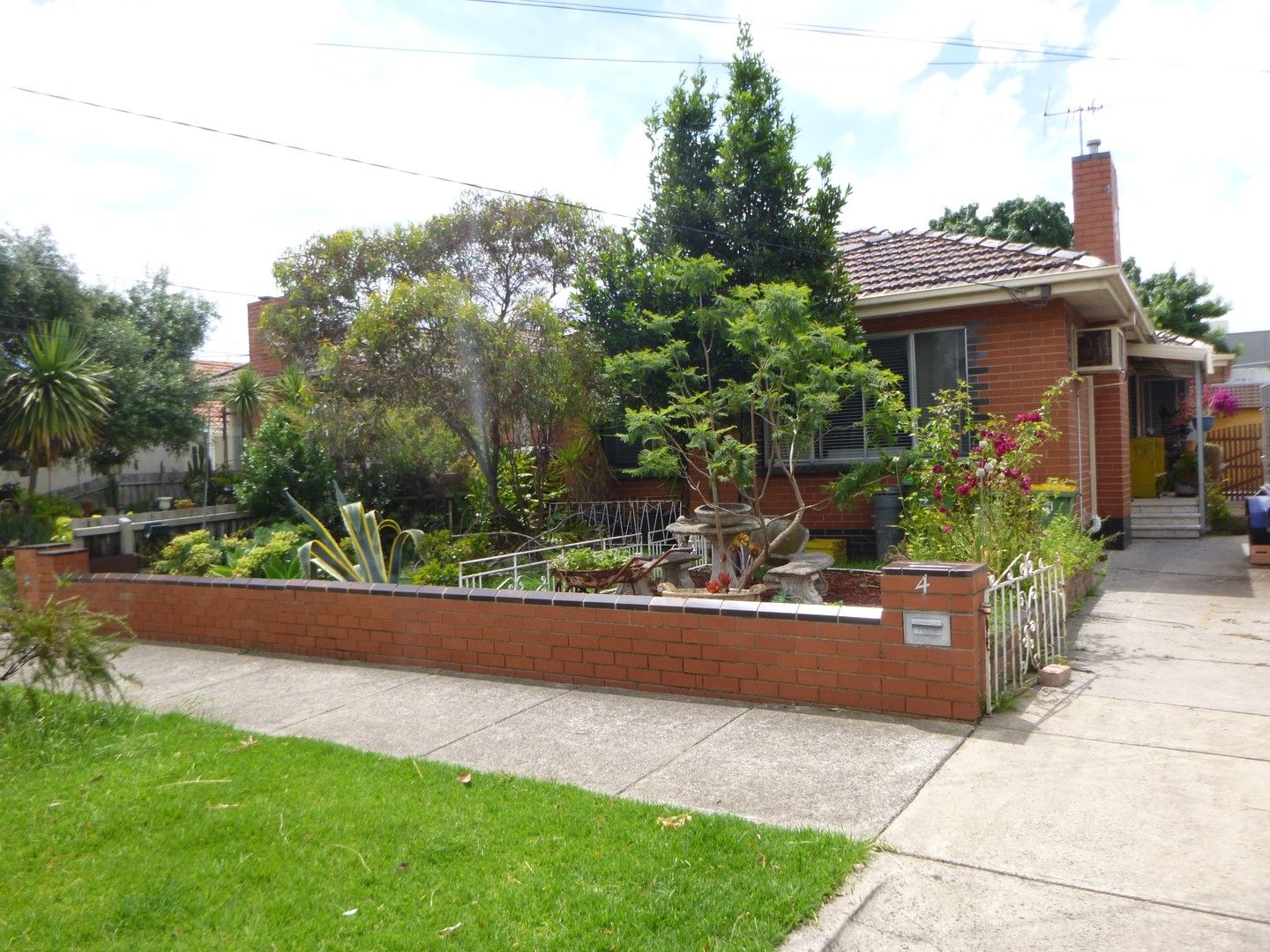 3 bedrooms House in 4 Castle Street YARRAVILLE VIC, 3013