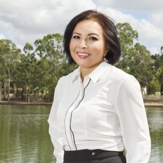 Amy Dinh, Sales representative
