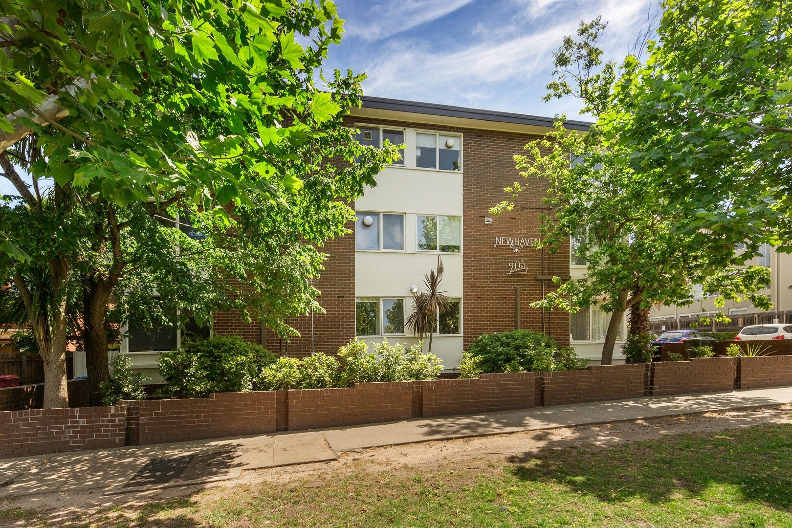 3 bedrooms Apartment / Unit / Flat in 4/205 Dandenong Road WINDSOR VIC, 3181