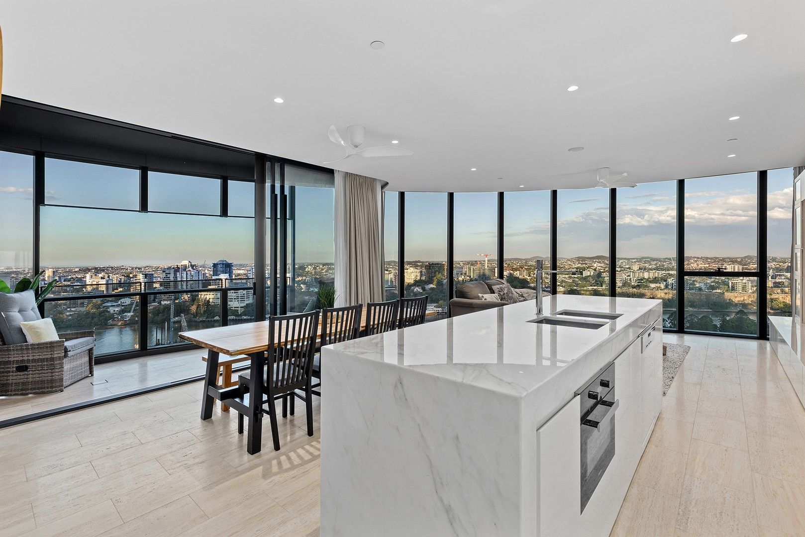 3 bedrooms Apartment / Unit / Flat in 2202/140 Alice Street BRISBANE CITY QLD, 4000