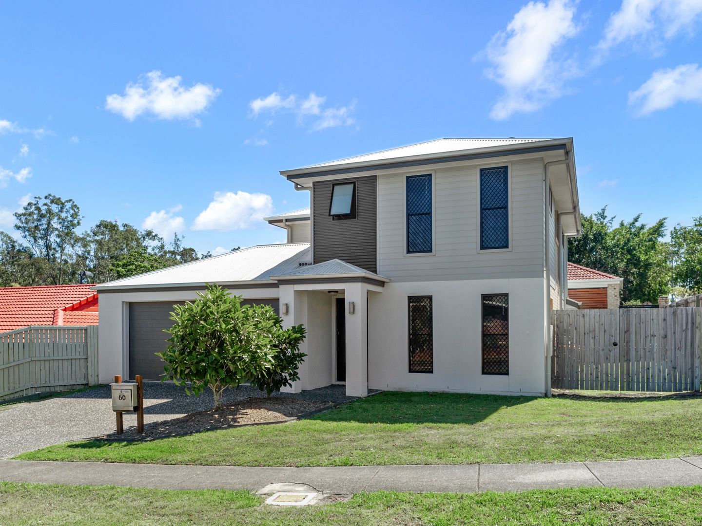 60 Saturn Crescent, Bridgeman Downs Property History & Address