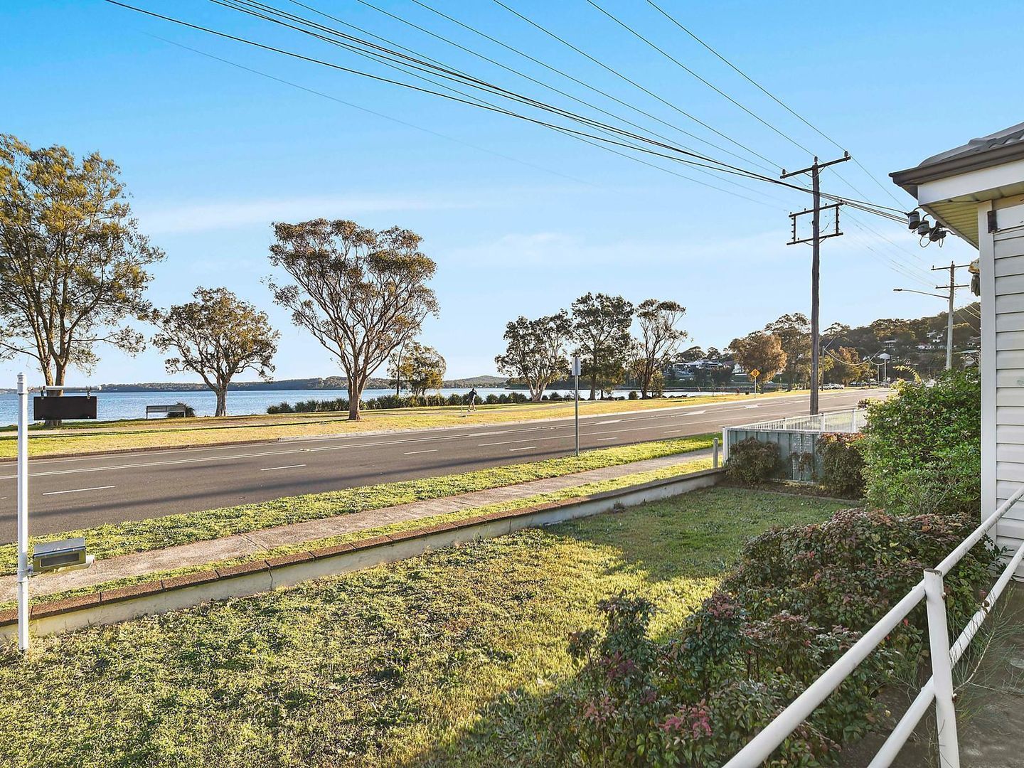 422 The Esplanade, Warners Bay NSW 2282, Image 2