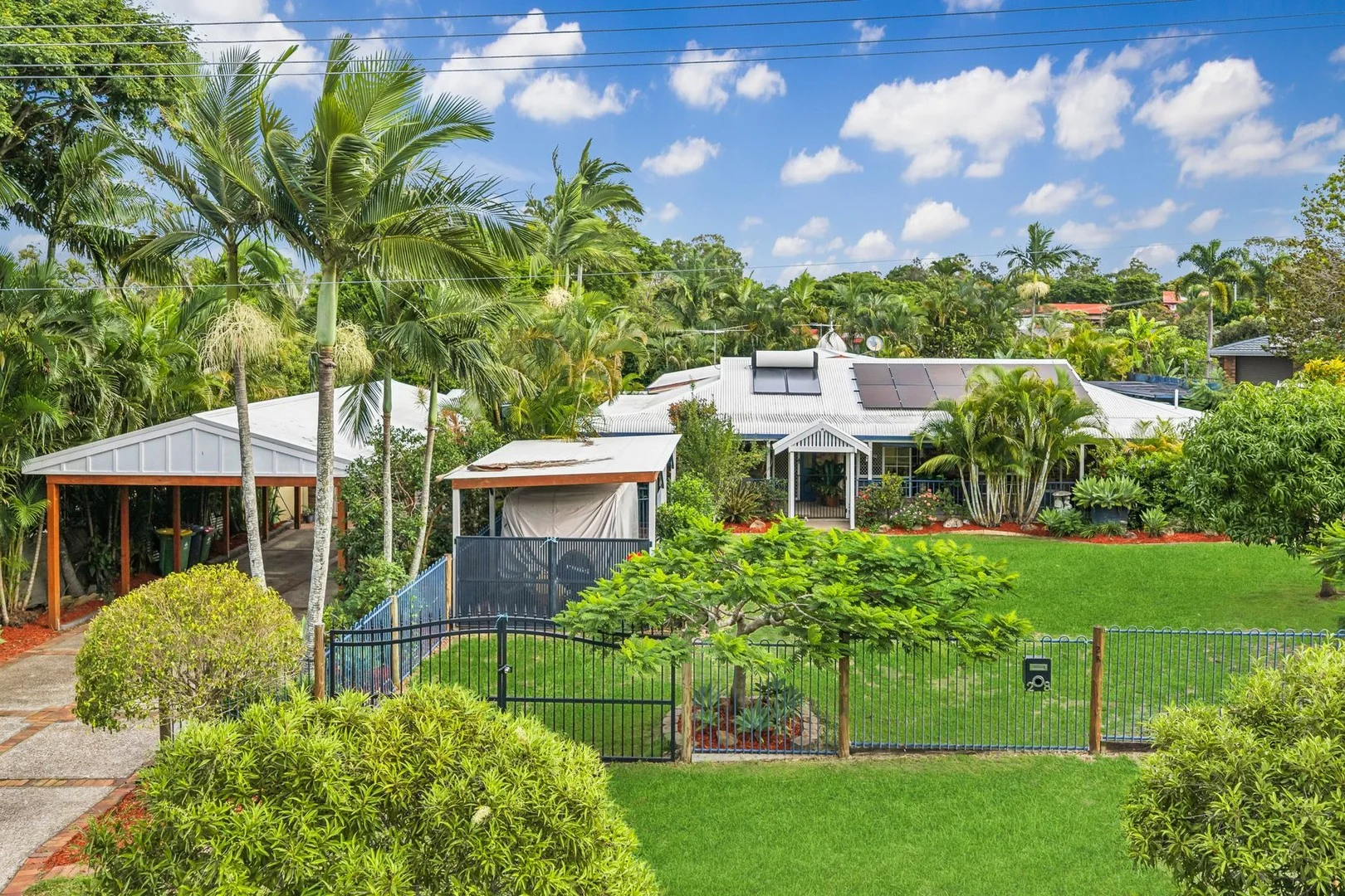 28 MONTGOMERY COURT, Heritage Park QLD 4118
