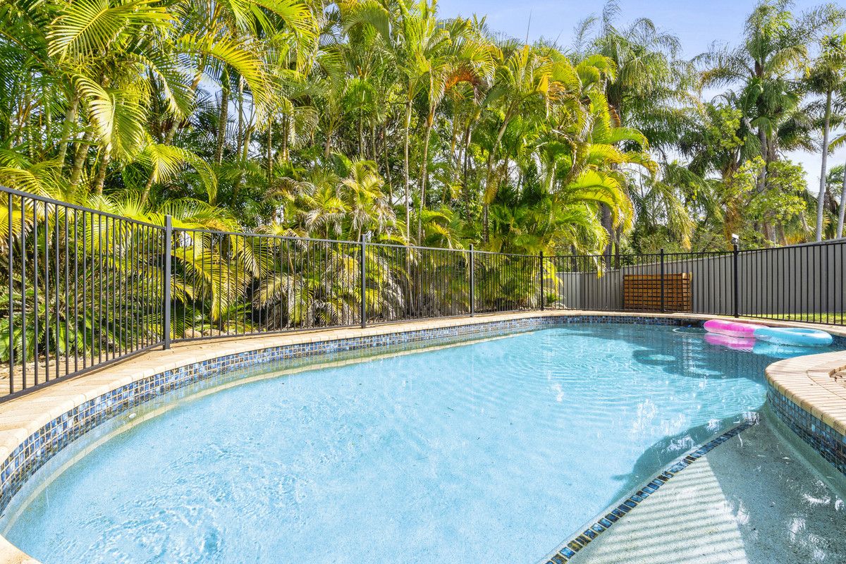 13 Muston Court, Carrara QLD 4211, Image 2